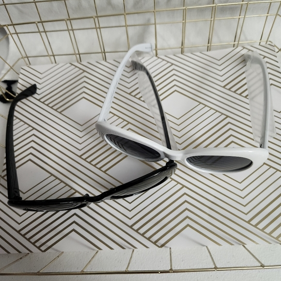 Sunglasses - Picture 2 of 4